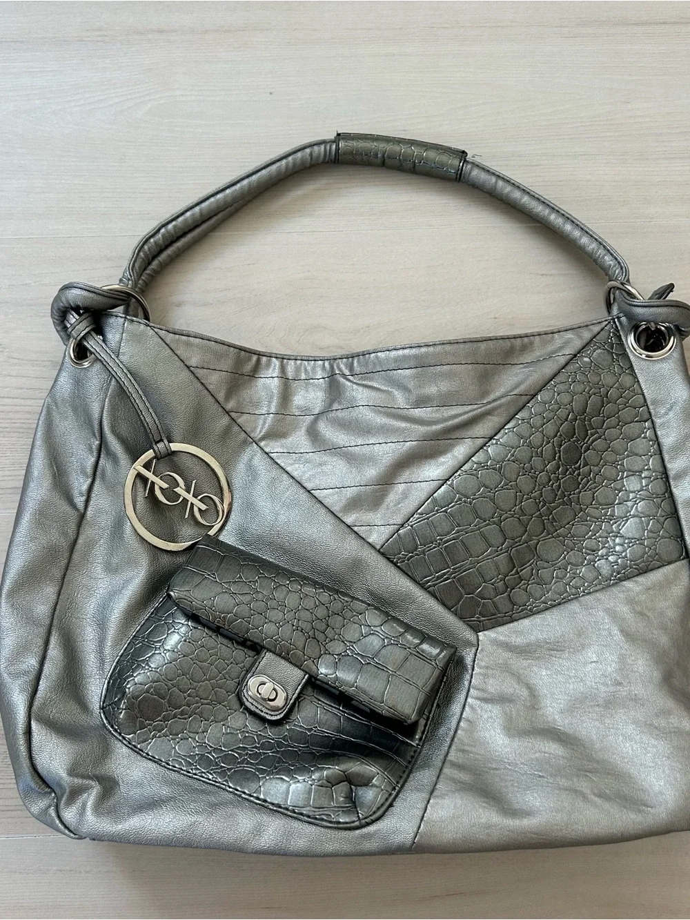 silver xoxo shoulder bag